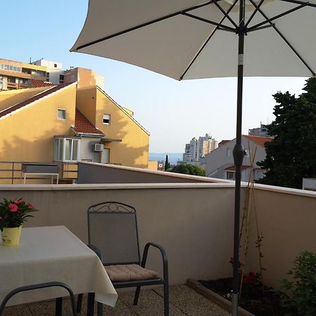 Cozy Apartment With Free Private Parking Split Exterior photo